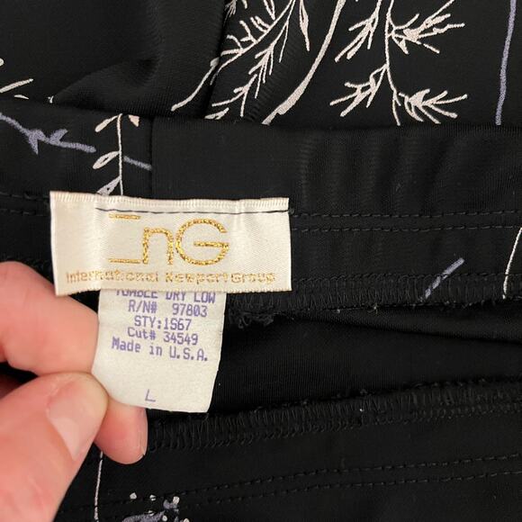 Black skirt with purple floral - Picture 5 of 5